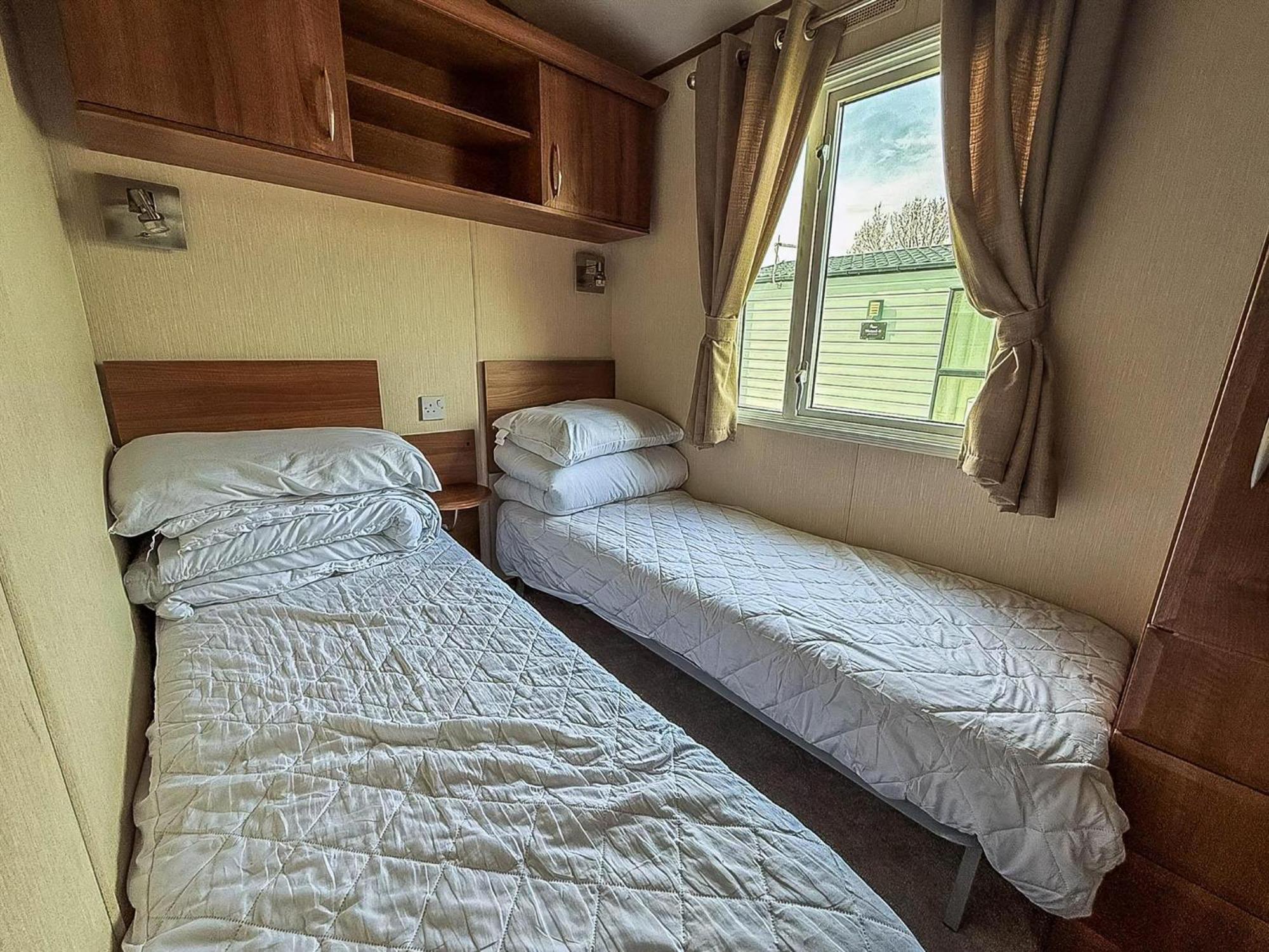 Stunning 6 Berth Caravan With Decking At Southview Holiday Park Ref 33175V Skegness Exterior foto